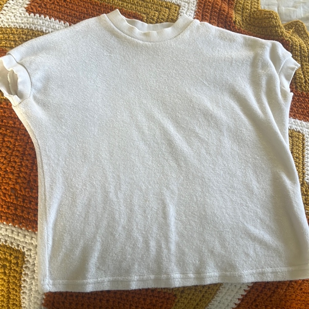 Freddie’s of Pinewood white terry cloth top